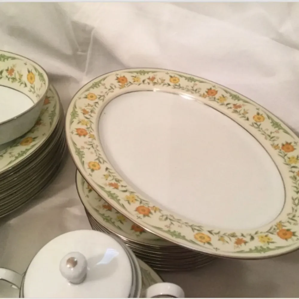Noritake Atwood Pattern 2672 Platinum Green, Rust & Yellow Floral Pattern 45 pcs